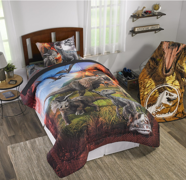 Franco Universal Jurassic World 2 'Eruption' 2pc Kids Bedding Twin/Full Comforter with Sham