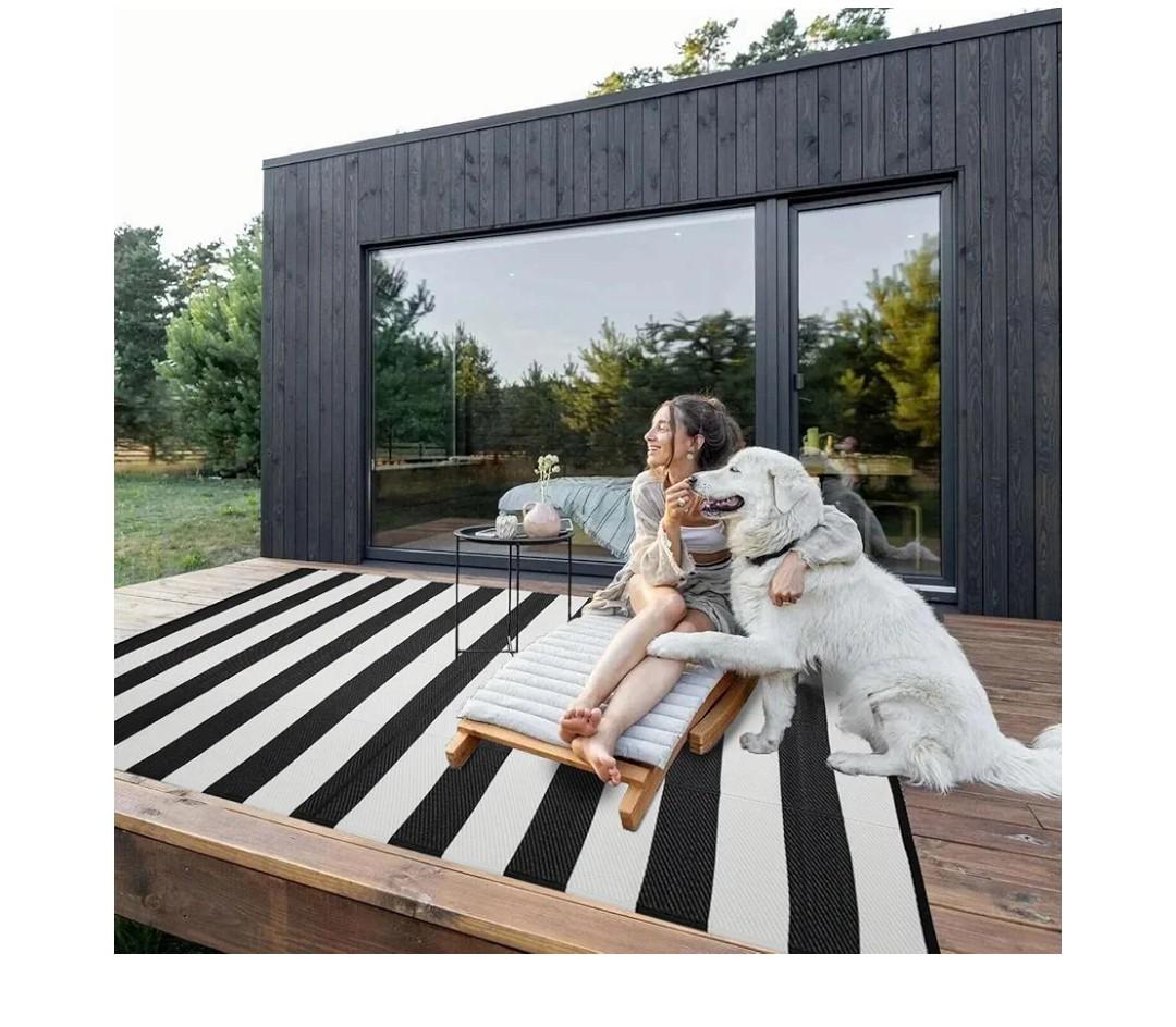 Outdoor Rug Waterproof 5 x 8 ft, Reversible Plastic Straw Rug for Patio, Large Outdoor Carpet for RV, Patio, Camping, Backyard, Deck, Picnic, Beach, Black & White