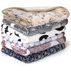 6 Pcs Absorbent Guinea Pig Blankets Washable Small Animal Fleece Bedding Cage Liners Reusable Pet Pee Pad Sleep Mat Pad Cover for Hamster Ferret Rabbit Chinchilla Hedgehog (16"x24") (Black)