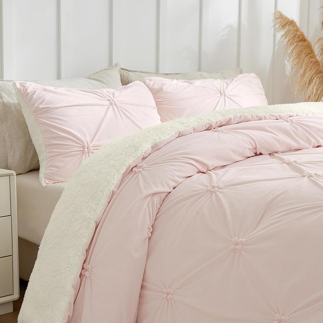 BEDELITE Pituck Fluffy Queen Comforter Set - Super Soft Sherpa Pink Comforter for Queen Size Bed, Luxury Warm Bedding Set for Winter, Fuzzy Bed Set 3 Pieces (1 Comforter, 2 Pillowcases)