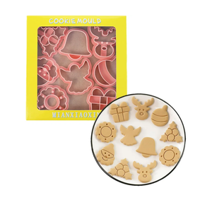 8Pcs Christmas Cookie Cutters, 3D Cookie Cutter Set, Snowman Deer Gift Cutters Cake Baking Fondant Embosser Stamps Christmas Party DIY Cake Decorating Tools