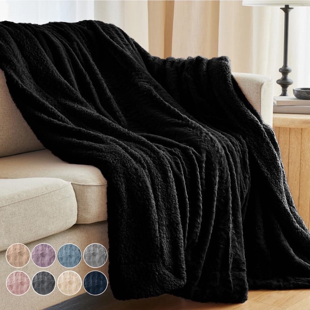 The Connecticut Home Co Throw Blanket for Couch, Soft Fluffy Room Decor, Cozy Warm Throws for Bed, Couches, Gifts for Women, Bedroom Cute Aesthetic Blankets Faux Fur and Sherpa,65x50, Black
