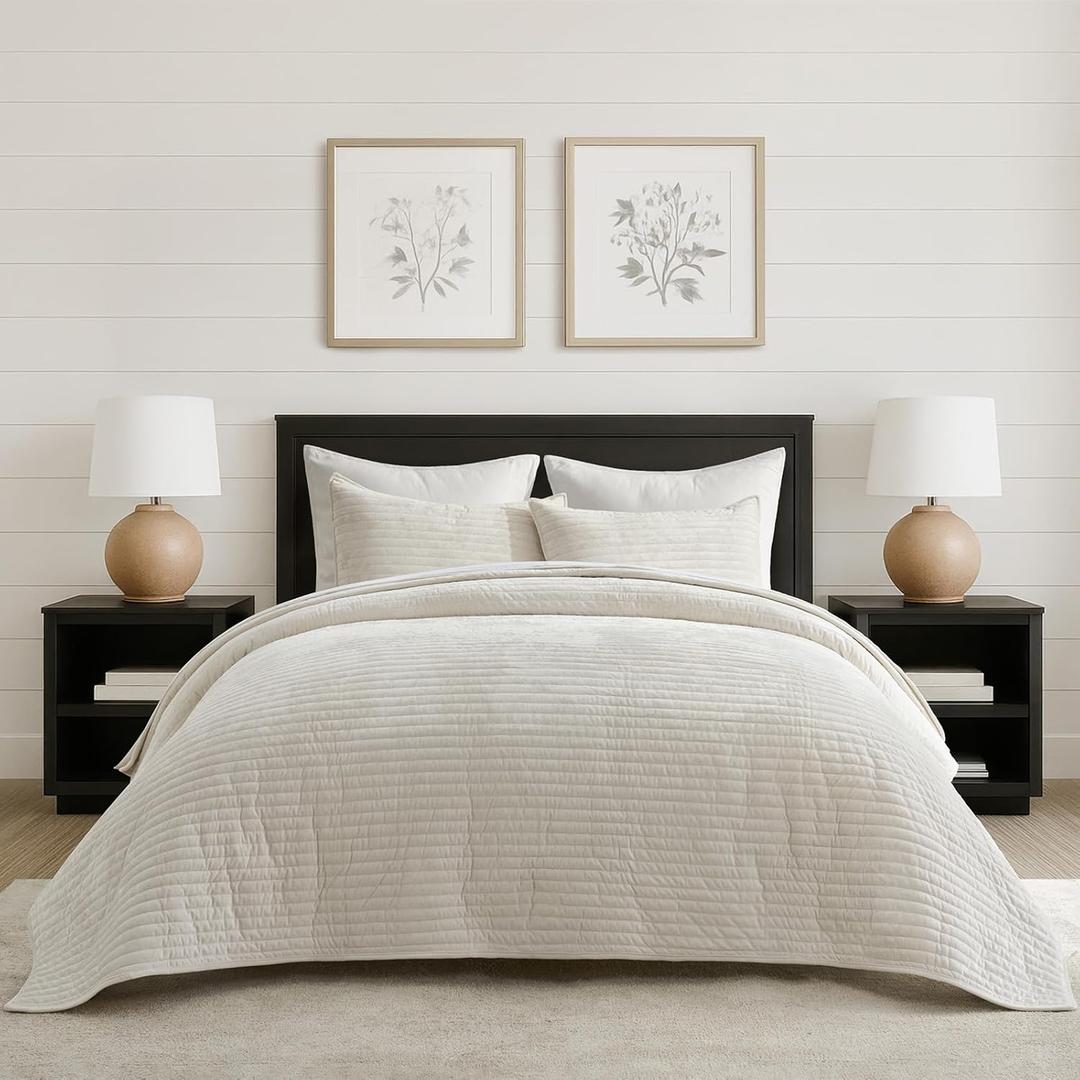 EVERGRACE Velvet Quilt Set King Size, Luxurious Soft Striped Channel Bedding Set, Lightweight Velvet Comforter for All Season, Oversized Bedspread Coverlet with 2 Matching Shams, Ivory White