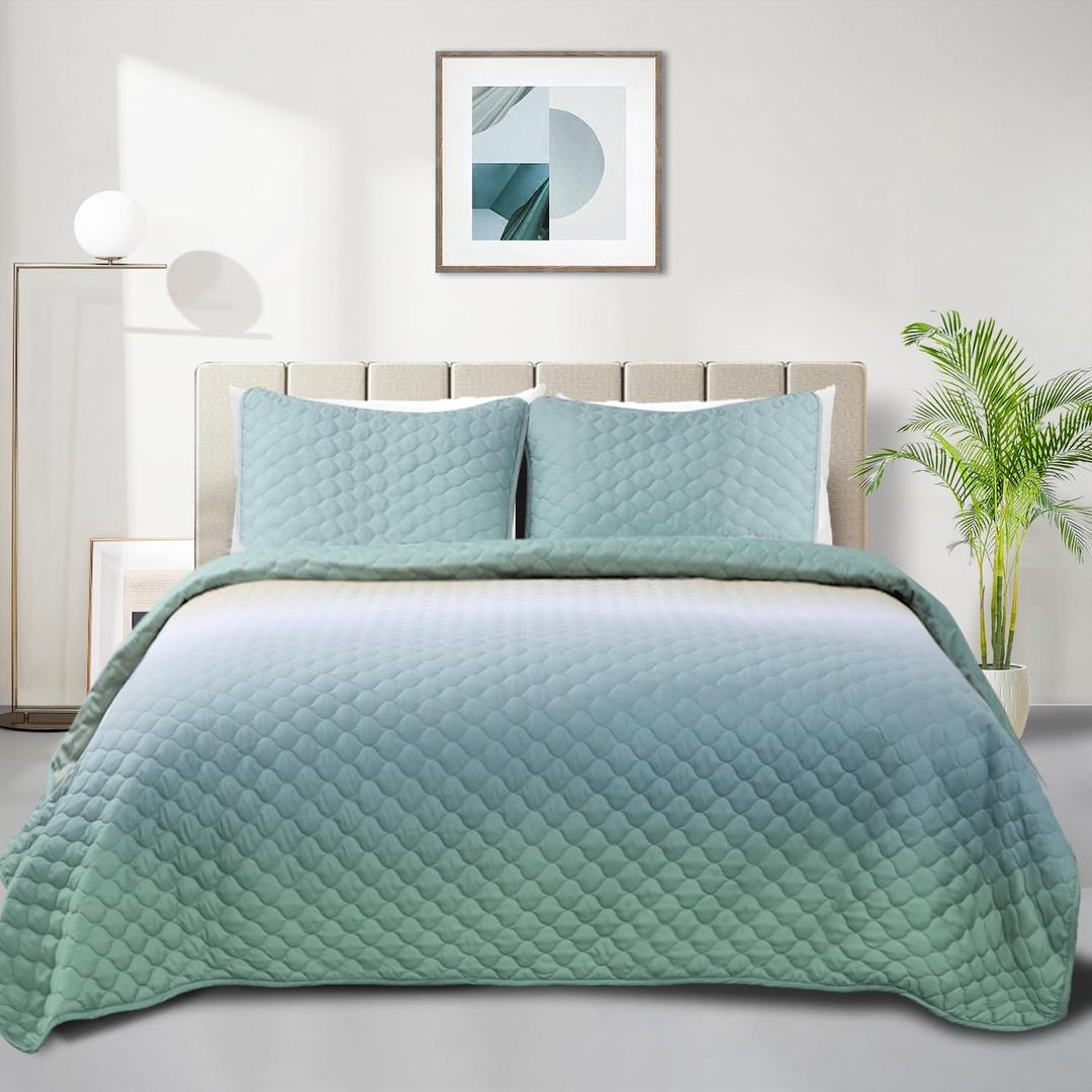 Quilt Set Full Queen Size 3 Piece, Gradient Green Pattern Printed Bedding Coverlet Set, Lightweight Soft Reversible Bedspread Sets for All Season (1 Quilt & 2 Pillow Shams)