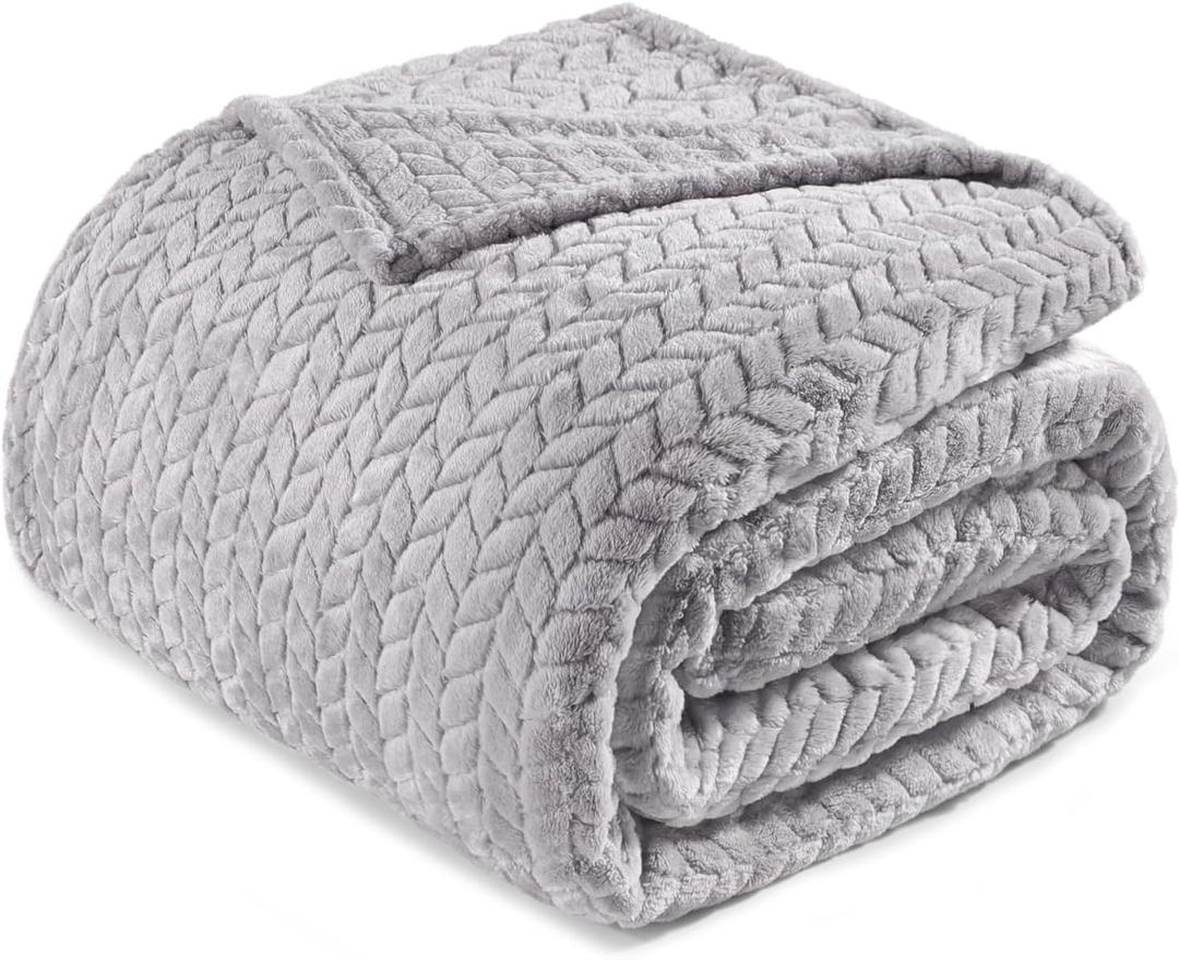 Exclusivo Mezcla Light Grey Fleece Queen Size Blanket for Bed, 90x90 Inches Soft Cozy 3D Decorative Jacquard Flannel Blankets, Lightweight Fuzzy Plush Warm Blankets for All Seasons