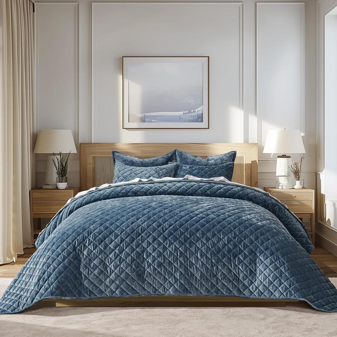 EVERGRACE Luxury Velvet Quilt Set Queen Size, Diamond Quilted Lightweight Velvet Comforter for All Season, Ultra Soft Oversized Bedspread Coverlet Bedding Set with 2 Pillow Shams, Stormy Blue