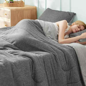 Bedsure Queen Comforter Set - Cooling and Warm Bed Set, Light Grey Reversible Bedding for All Season, 3 Pieces, 1 Queen Size Comforter (88"x88") and 2 Pillow Cases(20"x26")