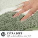 Scalloped Green Bathroom Rugs Mat,Non Slip Absorbent Quick Dry Bath Mats for Shower Room,Plush Microfiber Bath Mats for Bathroom Floor Washable Carpet for Shower Tub Sink Bedroom,20"x32"