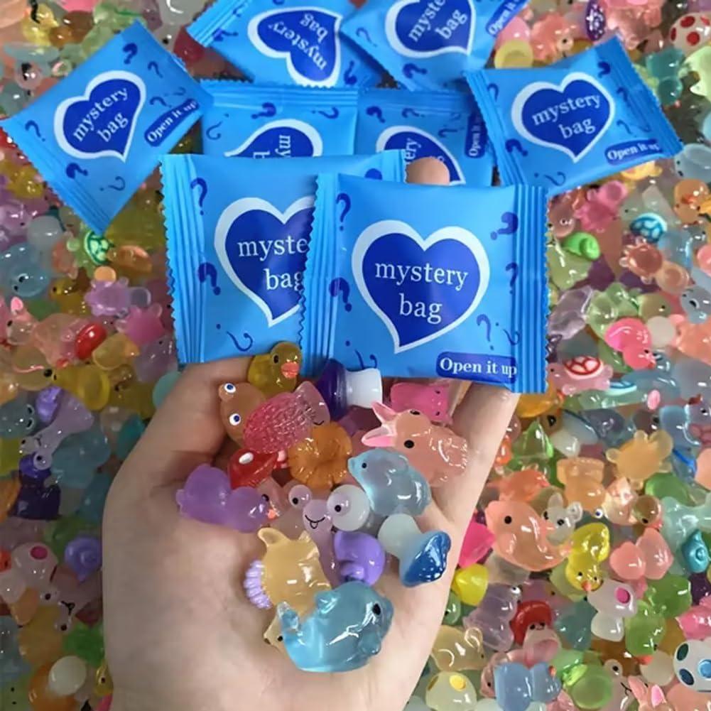 Glow in The Dark Mini Animal Figures, 50 Piece Resin Mystery Blind Bag Set, Luminous Farm Ocean Miniatures for Fairy Garden Decor, Random Designs