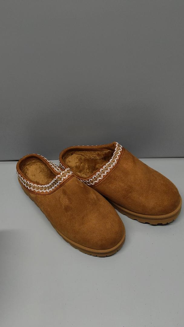 Women's Fuzzy Cozy Warm Slippers Indoor and Outdoor Slip On Cute House Fluffy Clogs size 9.5