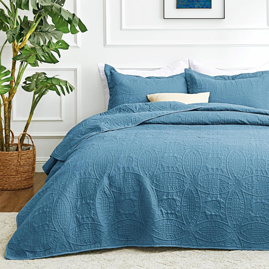 Love's cabin Quilts for Queen Bed Misty Blue Bedspreads Bedding Set - Lightweight Bedspread Comforter - Coin Pattern Bedding Coverlet for All Season - 3 Pieces (1 Quilt, 2 Pillow Shams) (Full/Queen (90"x96"))