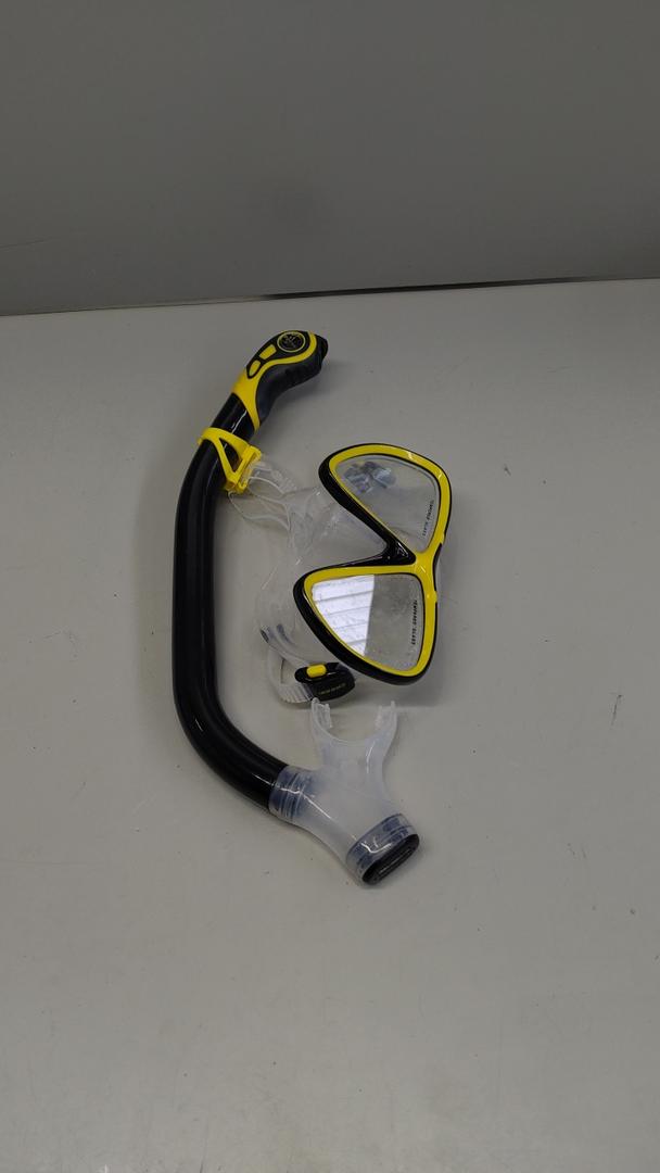Cressi Snorkeling Combo For Adults, Black/Yellow Cressi Snorkeling Combo For Adults, Black/Yellow