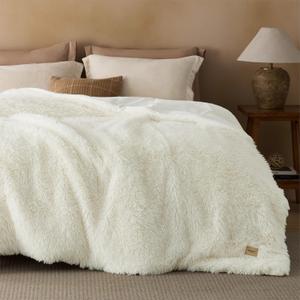 Bedsure Faux Fur White King Blanket, Fluffy Soft Shaggy Reversible Throw | Warm Blanket for Couch Bed, Gifts for Women, Cozy Plush Fleece Throw for Room Decor, 108x90 Inches