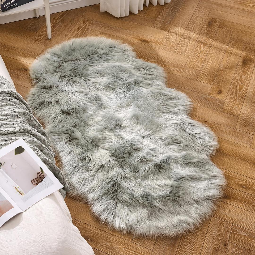 MIULEE Luxury Soft Fluffy Area Rug 3x5 Feet, Faux Fur Sheepskin Rug Decorative Plush Shaggy Carpet for Bedside Sofa Floor Nursery, Light Grey