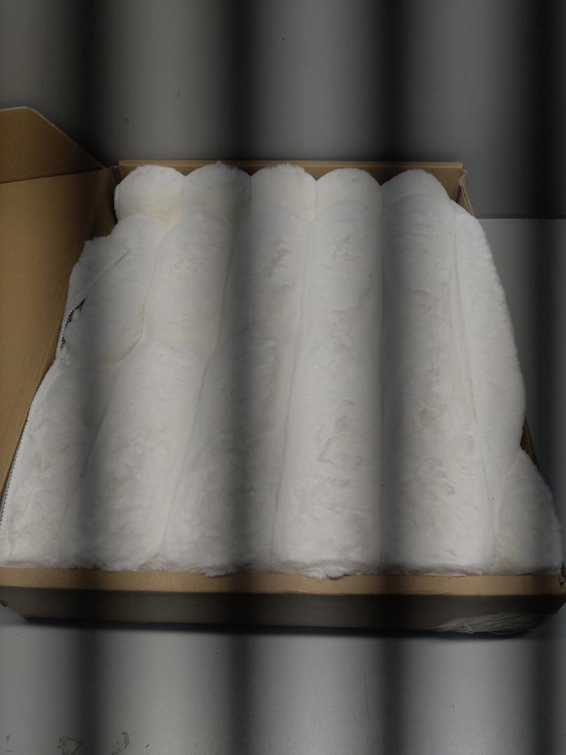 Soft Fluffy Large Area Rug for Living Room, Nordic Non Shedding Washable Rug for Bedroom, Faux Fur Rabbit Plush Indoor Carpet Decor Rug, Ivory, 3’11" x 5’11"