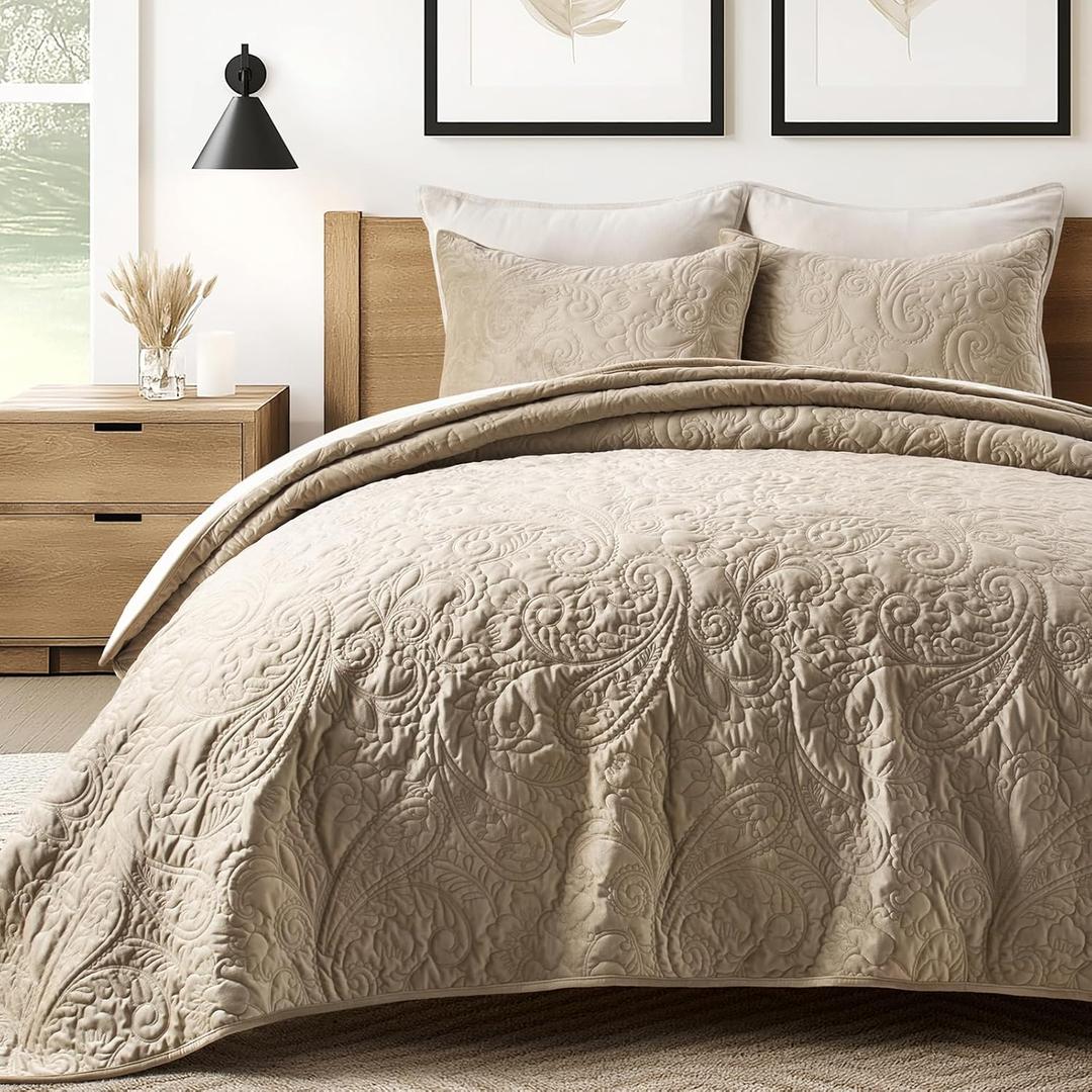EVERGRACE Luxury Pearl Velvet Quilt Set Queen Size 3 Pieces, Soft Paisley-Stitch Velvet Comforter Set with Pillow Shams, Lightweight Bedspread Coverlet Bedding Set, Natural (Full/Queen (90" x 92"))