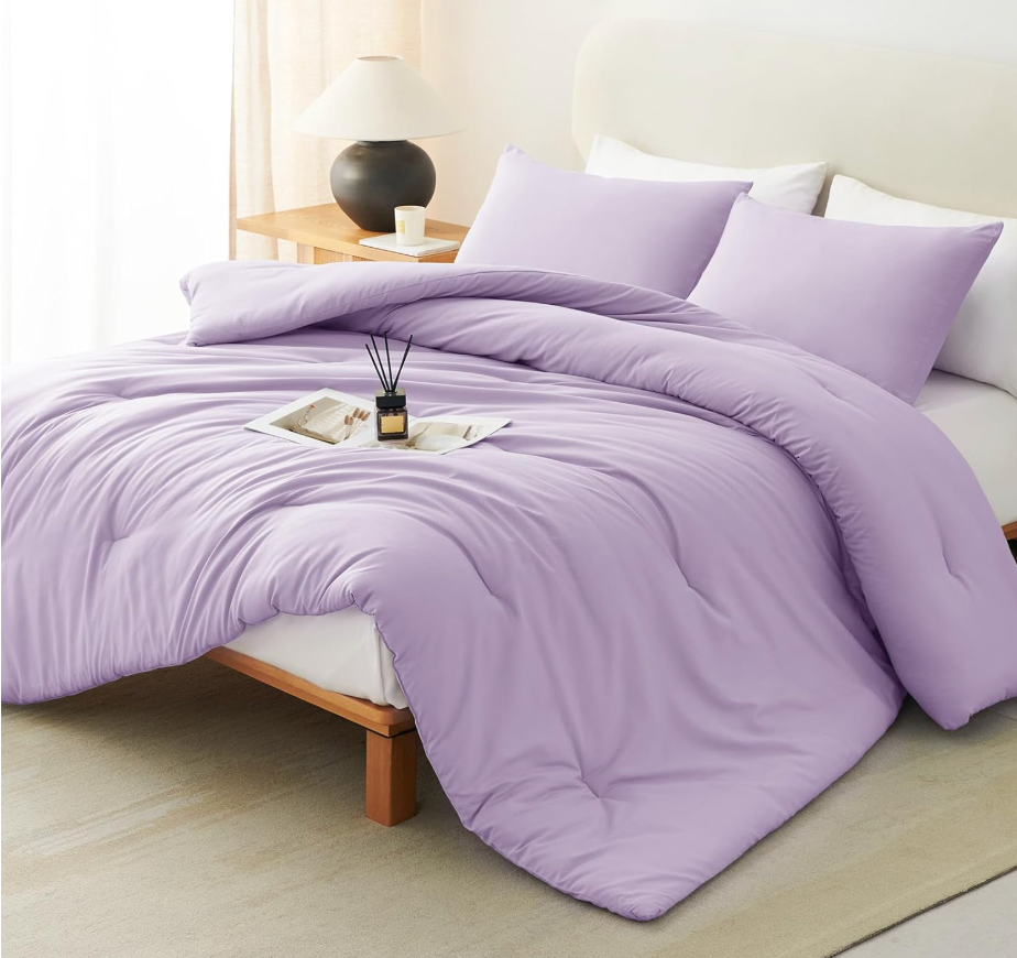 CozyLux Lavender King Size Comforter Set, 3 Pieces Light Purple Solid Breathable Quilted Bedding Sets, Luxury Fluffy Soft Bed Set with Down Alternative Comforter and 2 Pillowcases for All Season