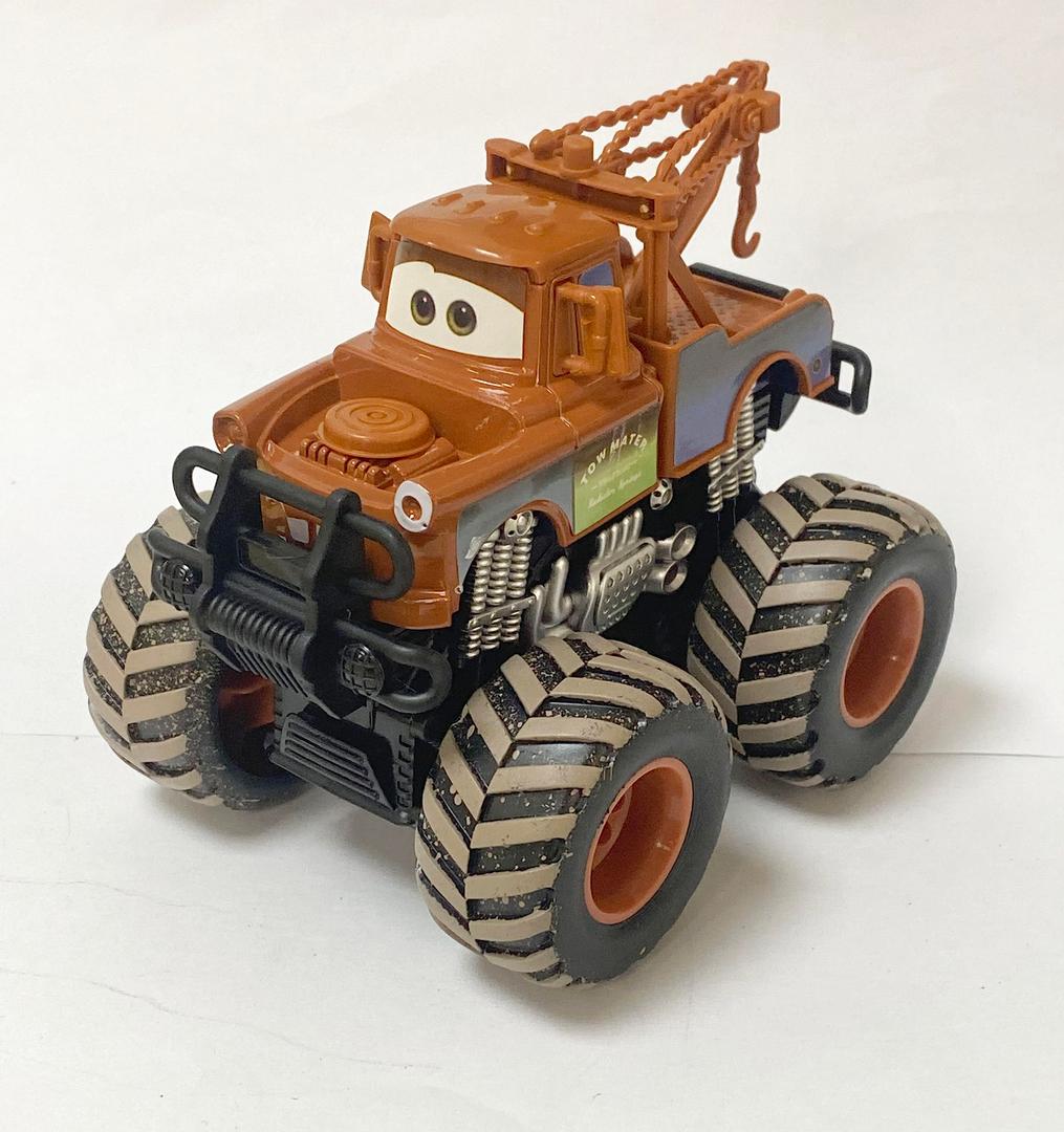 Movie Cars 2 3 Curz Mater Black Storm Jackson Danny Swervez Giant Wheels Cars Diecast Vehicles Toys Set Children Car Toy Friction Powered Truck Toy (Giant Wheel Mater Brown) 2 Pack