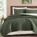 WRENSONGE King Size Quilt-3 Pieces Lightweight Bedspreads Olive Green King Quilt Bedding Set for All Seasons, Soft Summer Coverlet with 2 Pillow Shams Suitable for Bed, Couch, Quilt Blanket