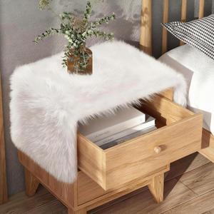 White Faux Fur Table Runner for Christmas Winter Decor, Fluffy Soft Furry Table Runners for Dining Table, Coffee Table, Wedding & Holiday Party Decorations(11.8 x 36.0 Inch)