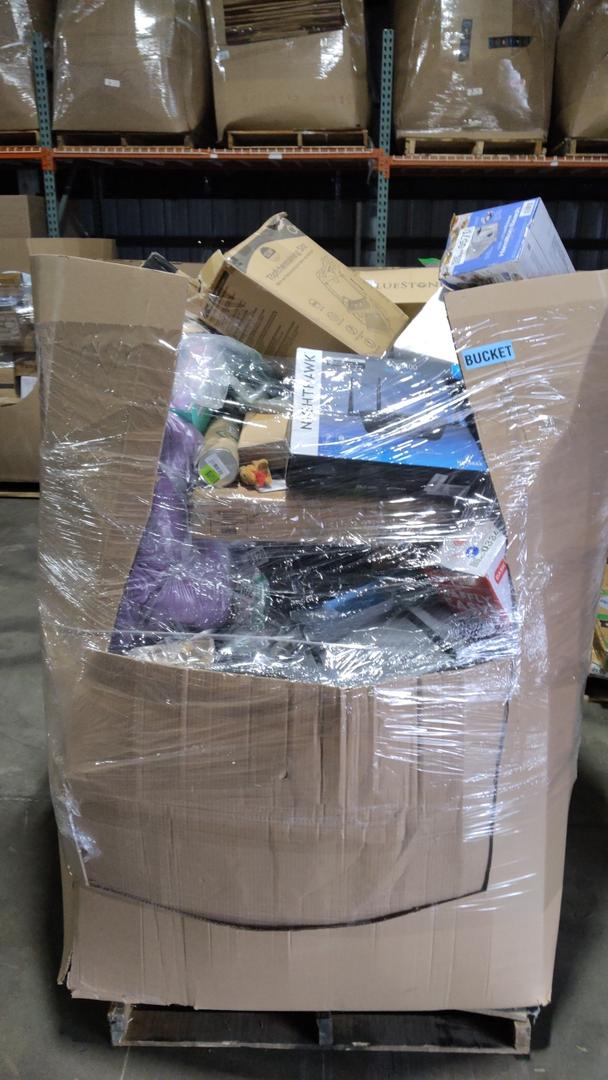 Pallet of salvage items