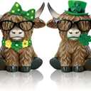 2 Pack St Patrick's Day Highland Cow Figurines Irish Shamrocks Gnomes Resin Leprechaun Green Highland Cow Statue Scottish Calf Lovers Gifts Table Decor for Home Office Garden Kitchen