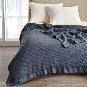 Great Bay Home 100% Cotton Blanket for King Size Bed | Lightweight and Breathable Waffle Weave Blankets for Summer & Spring | Versatile, Layering Navy Bed Blanket, Ocean Blue, 102x90 inches