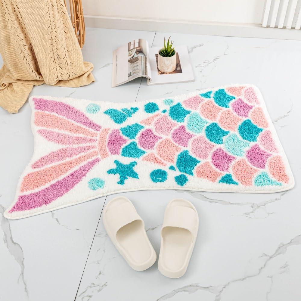 Cute Mermaid Bath Mat Funny Pink Ocean Fish Mermaid Scales Tail Shape Bath Rugs for Bathroom Non-Slip Soft Thick Microfiber Absorbent Bathroom Decor Mat Doorway Carpet for Shower Bathtub 39.4x23.6in