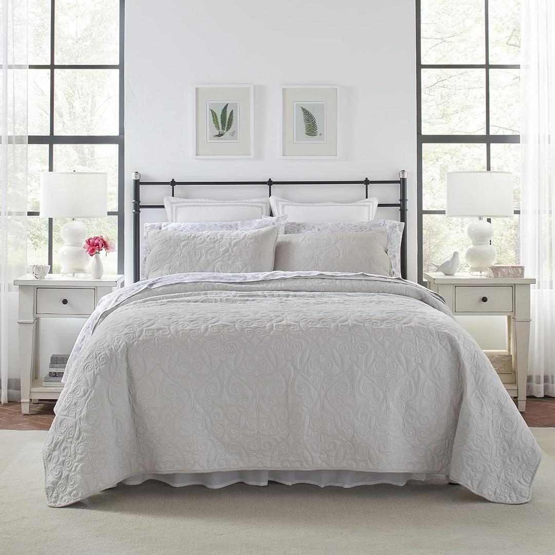 Laura Ashley - Felicity Collection - Quilt Set - 100% Cotton, Reversible, All Season Bedding with Matching Sham(s), Pre-Washed for Added Softness, King, Soft Grey