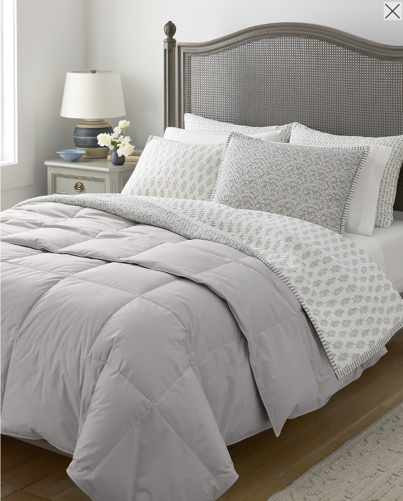 Queen Comforter Light Grey, Comforter Queen Size Soft Lightweight Down Alternative Bed Comforter Full Size All Season 
