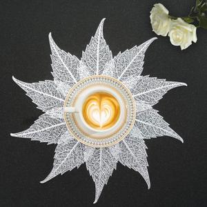 BACKTOEDEN Silver Round Placemats Set of 6 Washable Wipeable Heat Resistant Placemats Vinyl Pressed Placemat for Kitchen Dining Table Wedding Party Decorative Place Mats, Maple Leaf