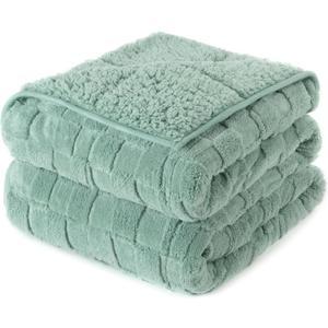 Kivik Weighted Blanket for Adult, 20 lbs Checkered Throw Blankets, Soft Dual Sided Heavy Fleece Checkerboard Blanket for Couch Sofa Bed, Queen Size 60 x 80 Inches, Sage Green