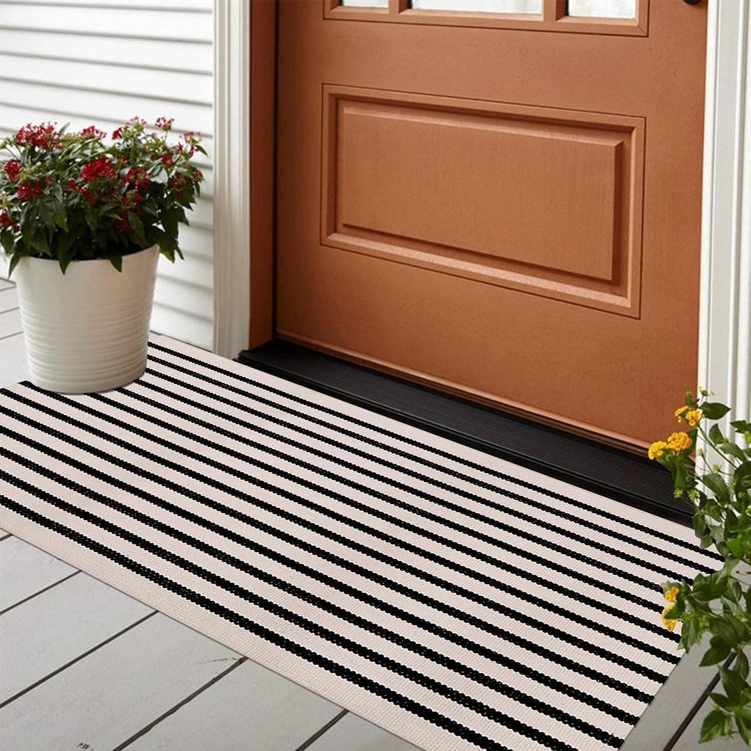 LEEVAN Black and White Striped Outdoor Rug Runner 24"x51" Layering Doormat Farmhouse Front Porch Rug Cotton Woven Washable Throw Carpet for Hallway/Front Steps/Bathroom/Kitchen/Home Entrance
