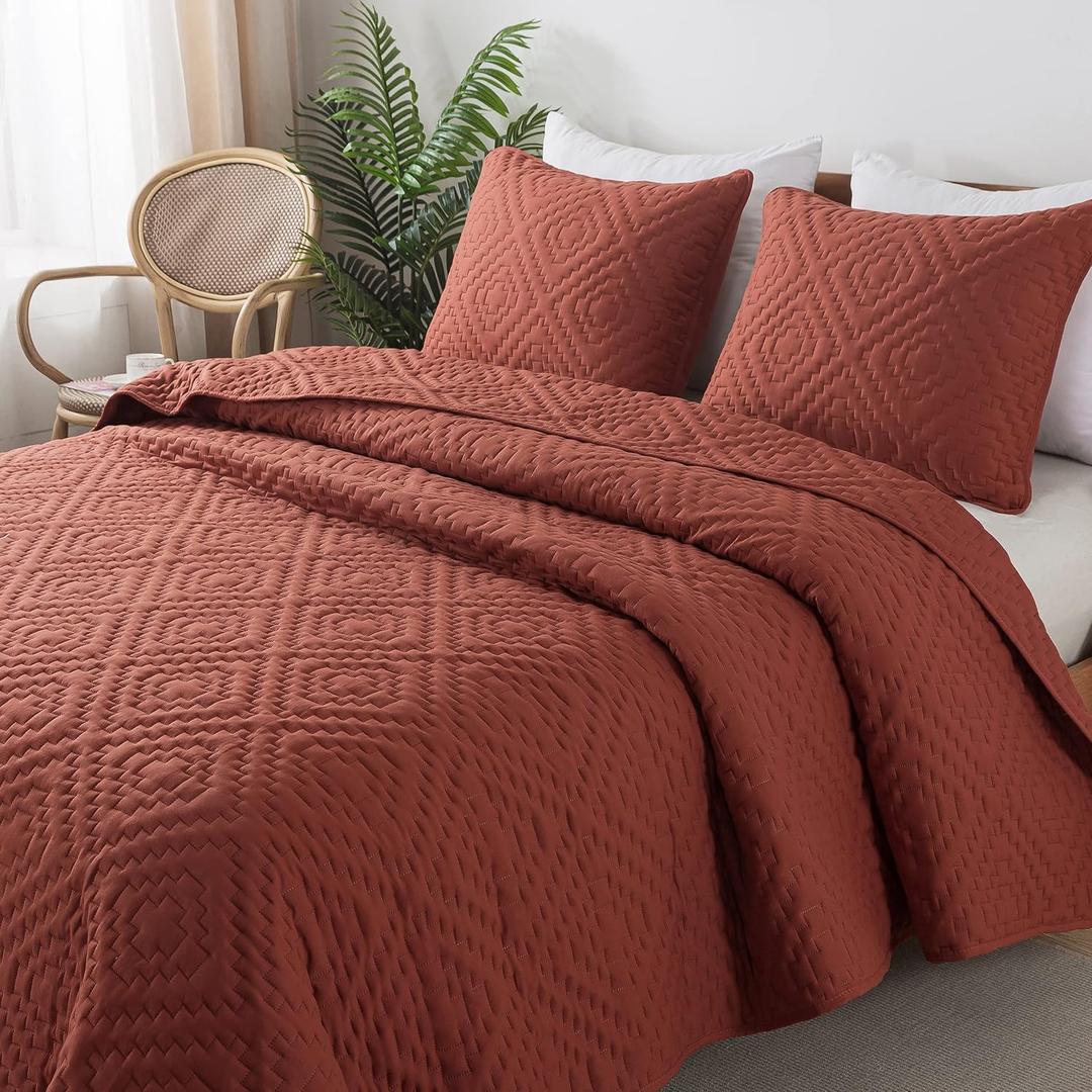 R.SHARE Burnt Orange Twin Size Quilt Bedding Sets with Pillow Sham, Boho Lightweight Soft Bedspread Coverlet, Quilted Blanket Thin Comforter Bed Cover for All Season, 2 Pieces, 68x90 inches