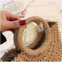 Hand - woven straw tote bags with bow decorations. They have shoulder straps, are convenient and compact, and are stylish small backpacks. They are suitable for vacations, dinners, beaches, camping