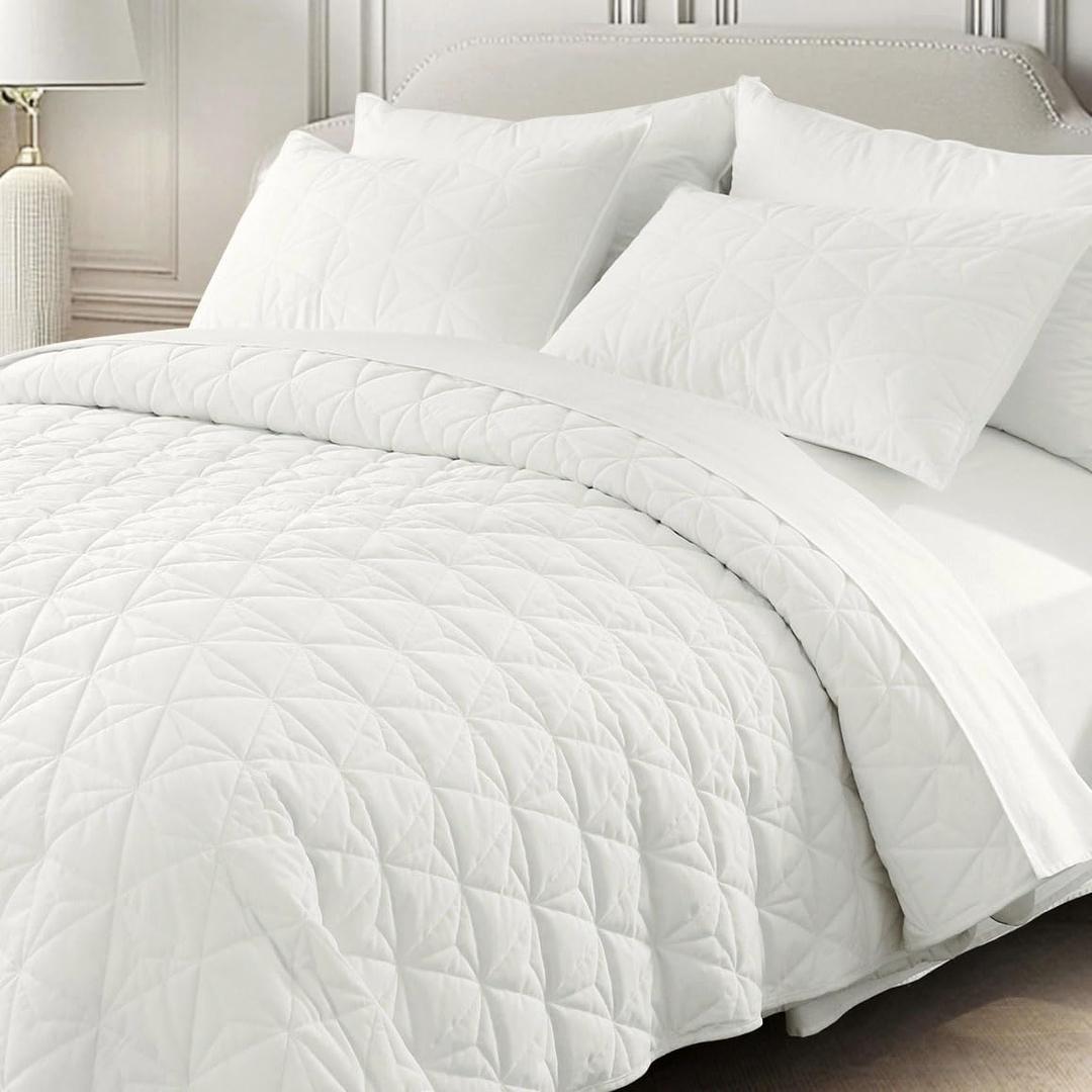 Corduroy Quilt Set Oversized King 112"x106", Lightweight All-Season Quilt with 2 Pillow Shams, Soft Fine-Striped Quilted Bed Cover, Cream White