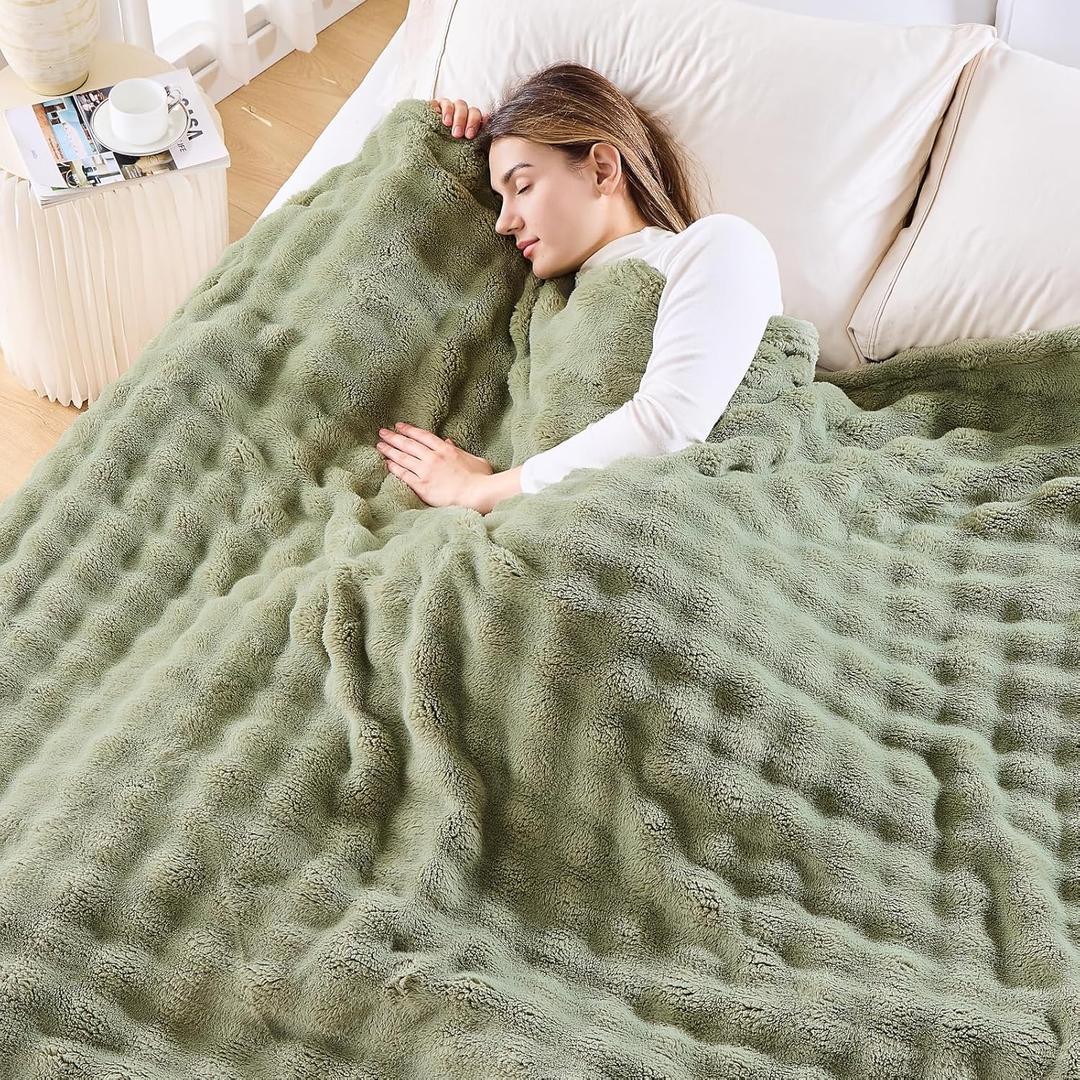 NEWCOSPLAY Queen Blanket for Couch Sage Green Super Soft Flannel Fleece 3D Bubble Lightweight Bed Blanket All Season Use (Sage Green, Queen(90"x90"))