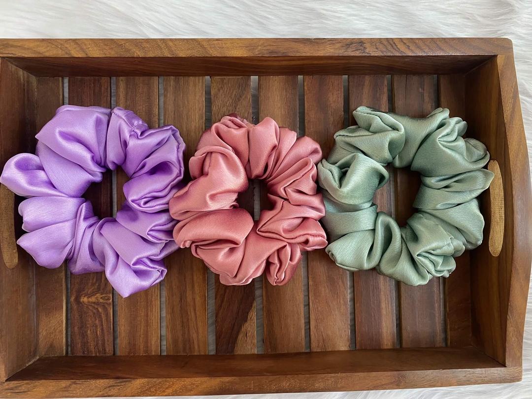 Yanibest 100% Real Mulberry Silk Scrunchies for Hair Care, No Damage Silk Hair Ties, Frizz Free for Women and Girls 6 pcs, Classic