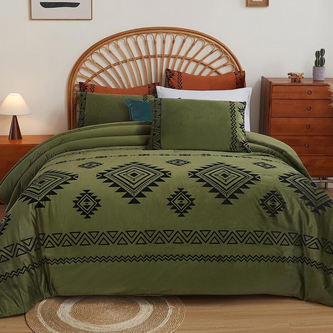 EVENHUG Velvet Boho Comforter Set King Size 3 Pieces Olive Green Cozy Fluffy Bedding Sets with1 Comforter and 2 Pillowcases (104"x90")