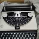 Manual Typewriter with Ribbon, Mechanical Retro Portable Typing Machine | Type Writer for Office & Home Vintage Decor, Classic Old Fashioned Typewriter for Writers, Notes, Letters & Creative Writing