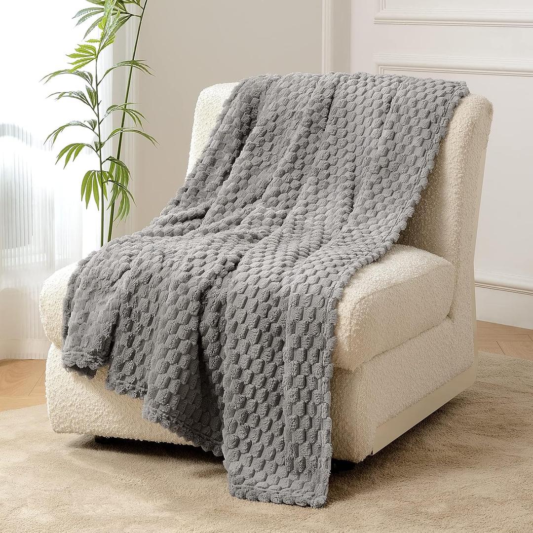 FY FIBER HOUSE Fleece Blanket King Size for Bed 300GSM Super Soft Plush Fuzzy Blankets and Throws for Sofa Couch Office, 90x108 Inches, Light Grey
