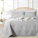 akkialla King/Cal King Size Quilt Bedding Set,Light Grey Lightweight Microfiber Soft Bedspread,Modern Style Geometric Pattern Coverlet Set for All Seasons,3 Piece(1 Quilt,2 Pillow Shams)