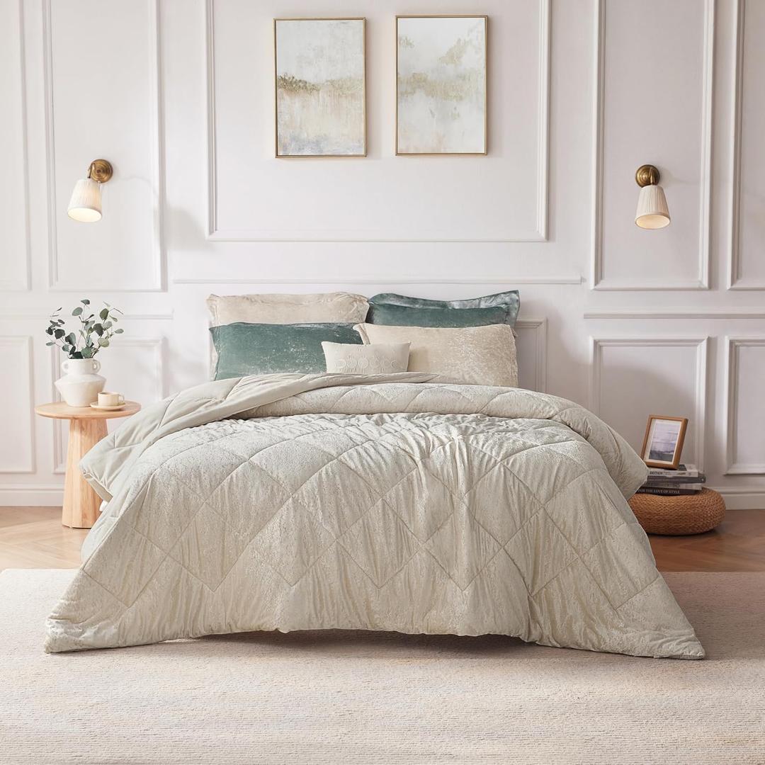 Intelligent Design Twin Duvet Cover Set, Velvet Twin Duvet Set, Luxury Diamond Quilting, Lustrous Duvet Cover, Fluffy Duvet Cover, Decor Pillow & 1 Sham, 3 Pieces, Felicia Twin/Twin XL, Champagne