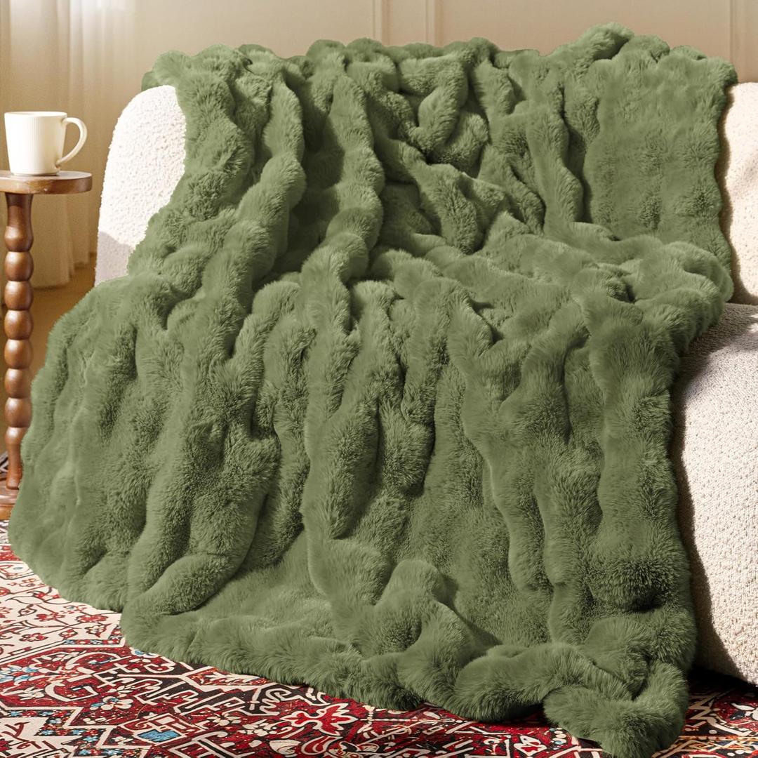 Ultra Soft Cozy Faux Fur Throw Blanket, Fuzzy Plush Thick Bubble Blanket, Oversize Luxury Fluffy Blanket for Couch, Sofa, Bedroom, and Living Room,50x60 Inches,Green