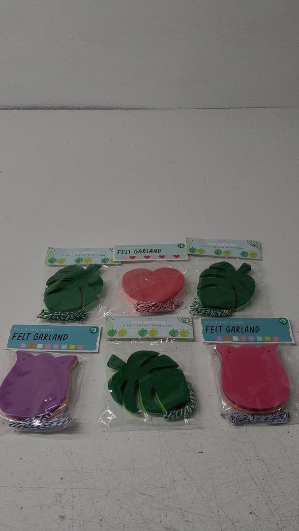 1CT Felt Garland 8 Felt Mix With Cord 6 Pack