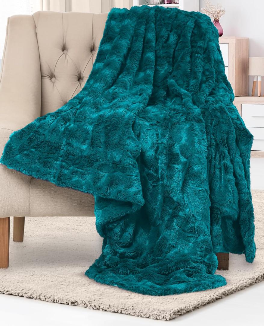 Everlasting Comfort Soft & Comfortable Teal Faux Fur Throw Blanket for Couch - (50"x65") Minky & Fluffy Fall Blankets & Throws, Plush Fuzzy Cover for Bed, Sofa & Living Room - Cozy Home Decor