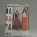 Simplicity 8134 Easy to Sew Women's Pants and Shorts Sewing Patterns, Sizes 14-22,White (Size: R5 (14-16-18-20-22), Multicolor)