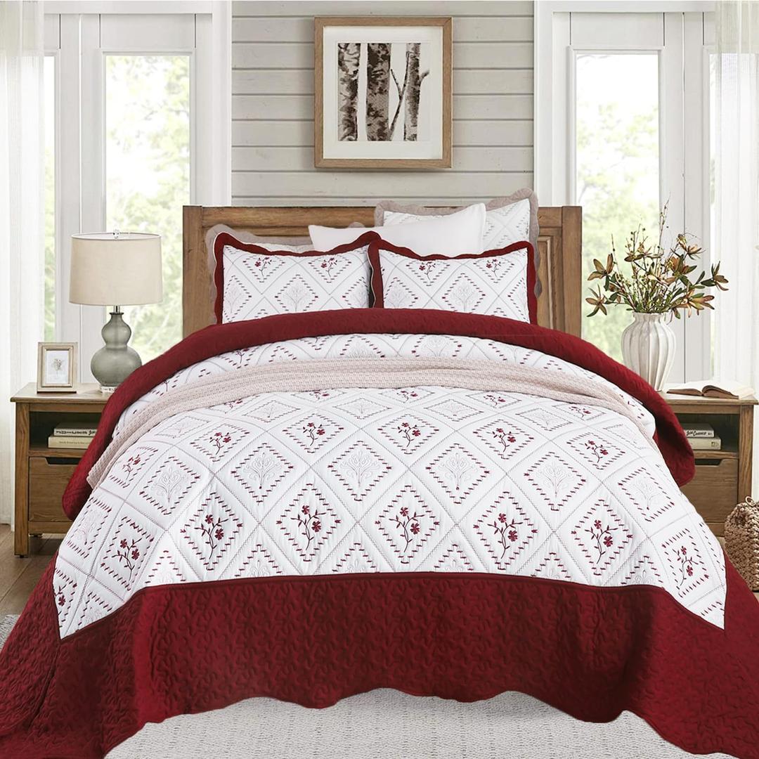 Cmfshape Floral Embroidery Quilt Set,3 Pieces California King Quilt Bedding Set,Classic Diamond Pattern Quilts,Ultra Soft Lightweight Reversible Bedspread Coverlets for All Season(Burgundy,114"x102")