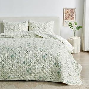 Great Bay Home Floral Printed Microfiber Quilt Set - 3-Piece King/California King Size Spring Bedding Set - Lightweight, All-Season, Reversible Bedspread (Wildflowers)