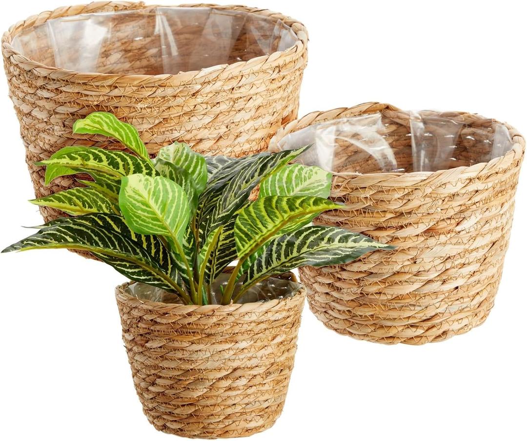 Juvale Seagrass Indoor Planter Set with Plastic Lining, 3 Small Woven Wicker Baskets for Plants, Flower (3 Sizes)